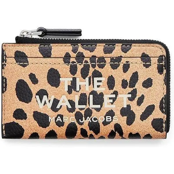 MARC JACOBS Men's The Cheetah Full Grain Leather Top Zip Wallet, Casual Everyday Luxury Style with 4 Card Slots