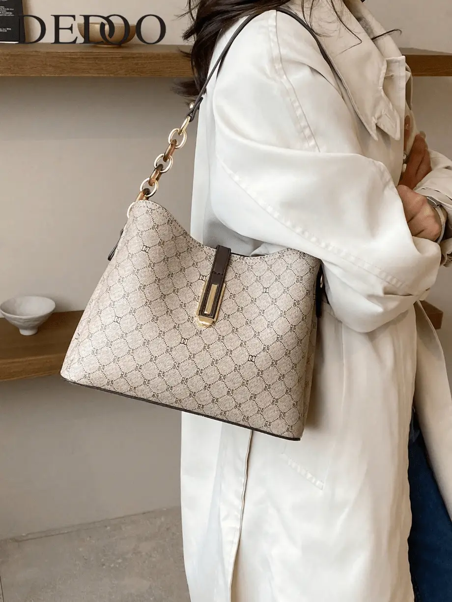 Vintage Retro Monogram Hobo Bucket Bag for Women, Elegant PU Leather Shoulder Crossbody Purse with Acrylic Gold Chain, Large Capacity Fashion Handbag for Work Casual Daily Outing