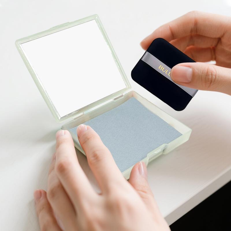 Bamboo Charcoal Oil Blotting Sheets for Face (100 Sheets) with Built-in Mirror & Puff - Instant Matte Finish & Makeup Friendly Face Oil Control Paper for Oily Skin