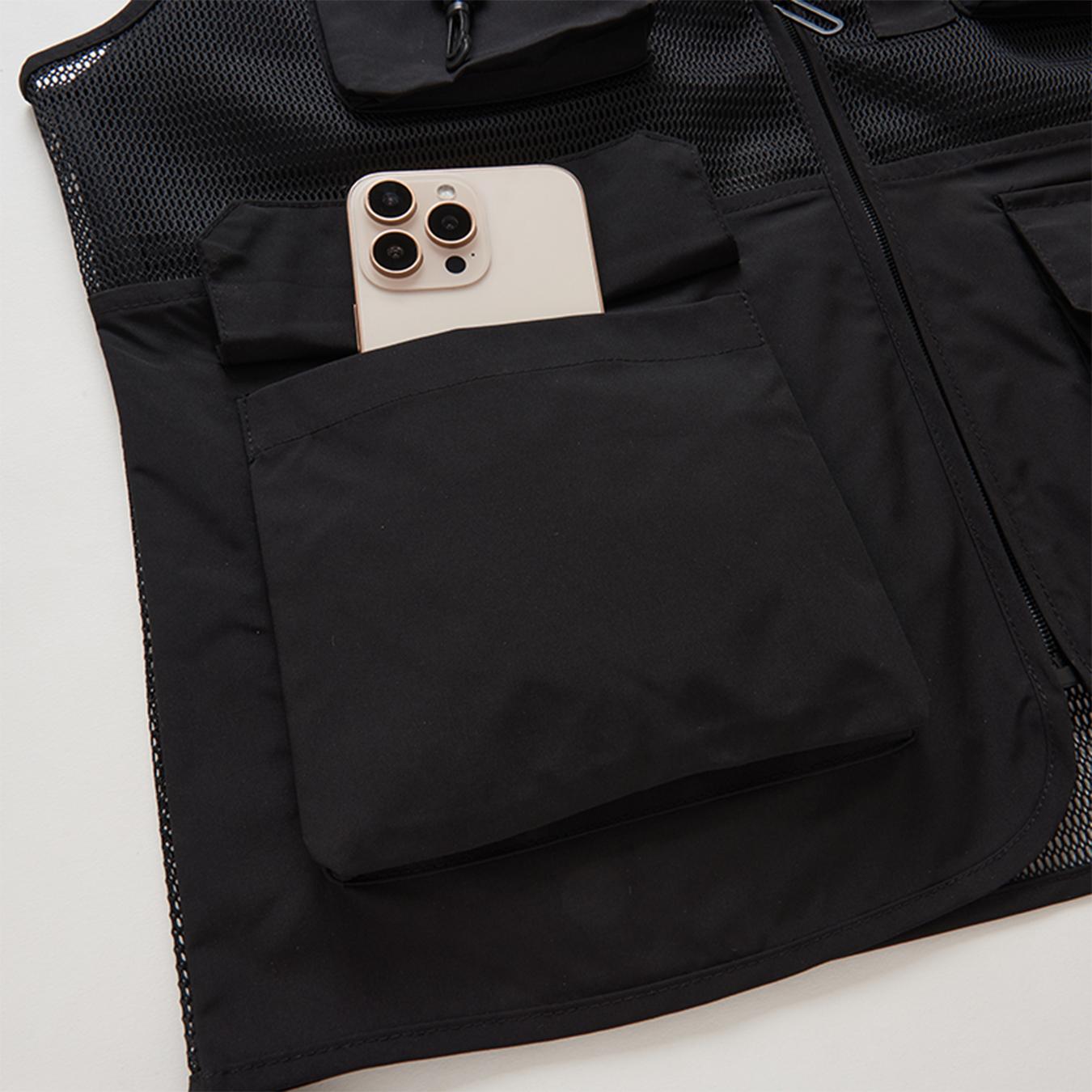 Versatile Mesh-Lined Utility Vest for Men Durable Quick-Drying Ideal for Outdoor Activities Menswear Tops