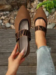 New Fashion Knitted Pointed Toe Women's Flat Shoes with Geometric Decoration, Ballet Dance Shoes, Casual Textile Upper, Rubber Sole, All Seasons Walking Shoes