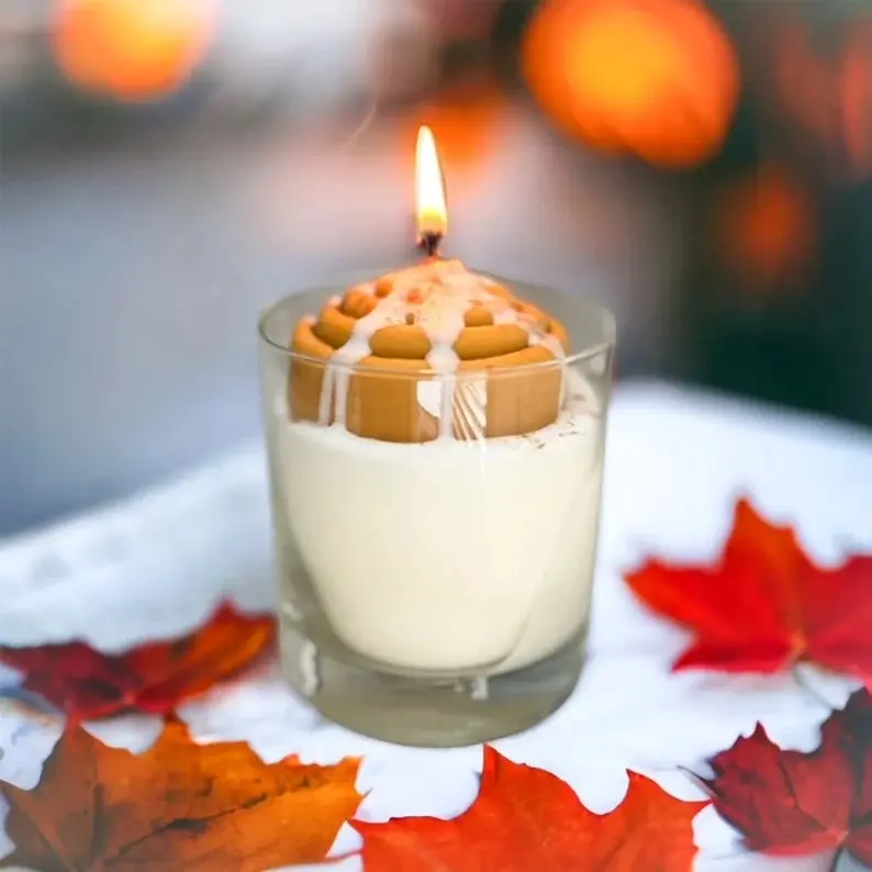 Cinnamon Roll Candle