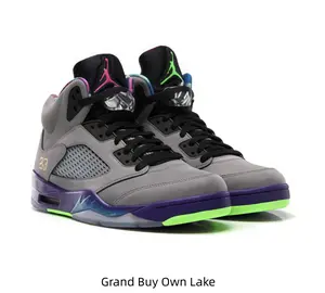 Premium grey suede with that iconic colorful detail. A total grail