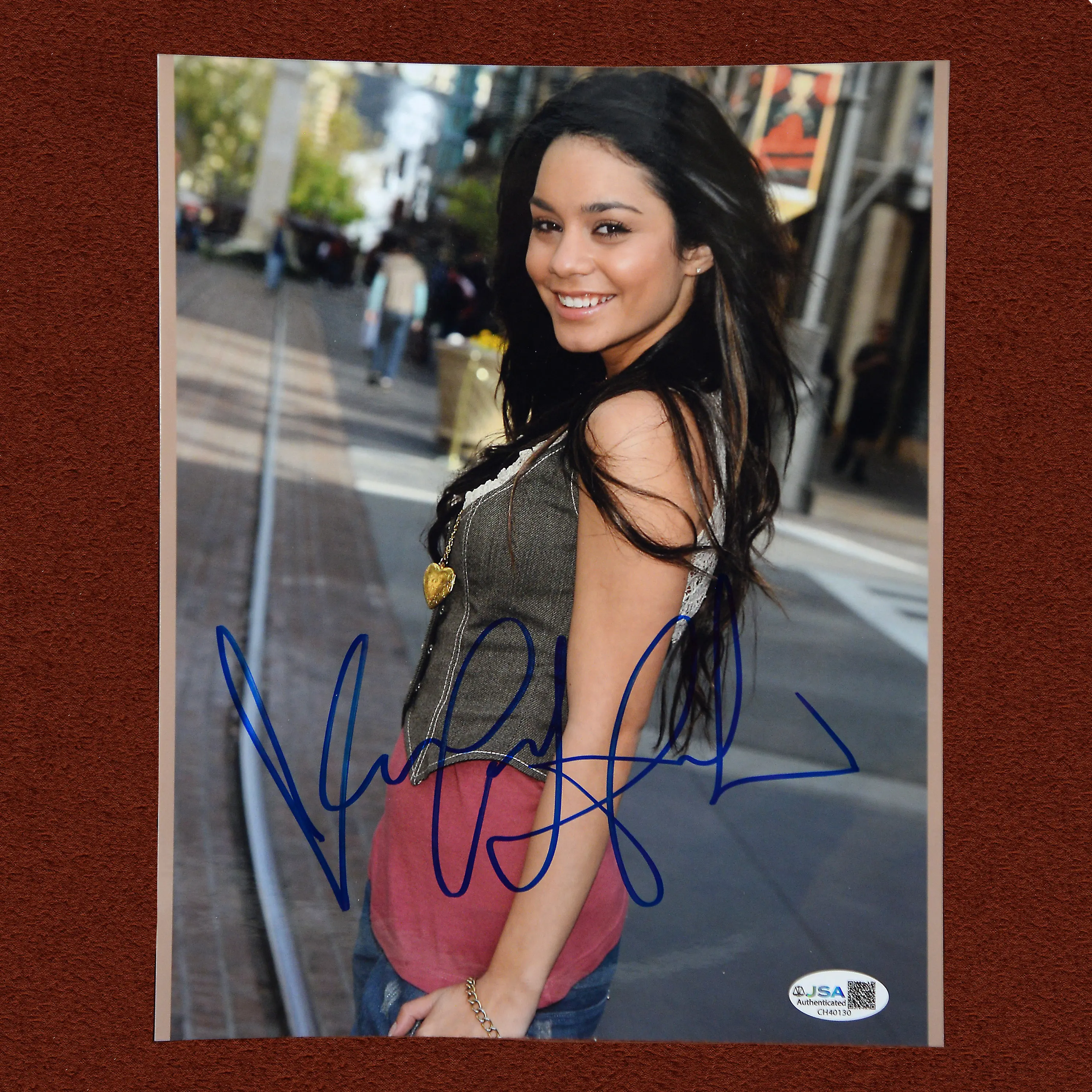 Vanessa Hudgens 8 x 10 Signed JSA Authenticated Photograph