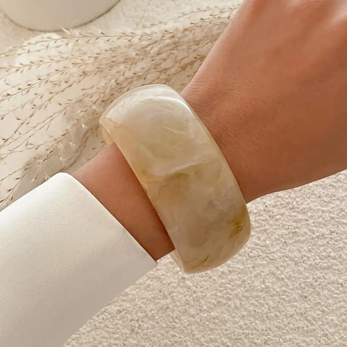 Chunky Acrylic Cuff Bangle Bracelet for Women, Colorful Resin Acetate Wide Statement Jewelry, Irregular Geometric Stretch Wristband Bracelets for Parties