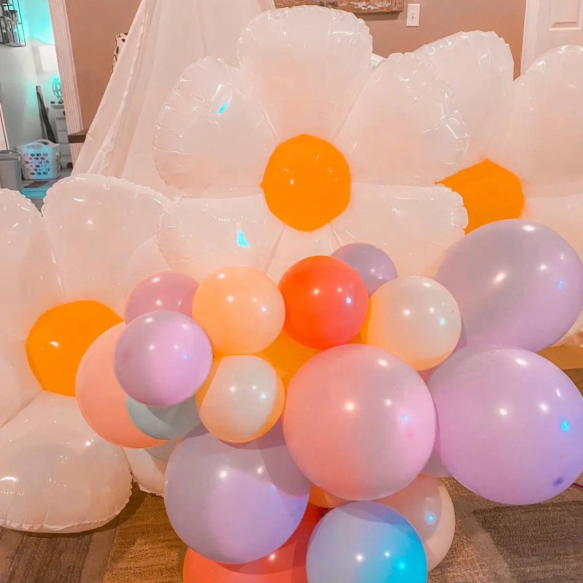 Groovy Daisy Balloon Cluster Colorful Birthday balloons