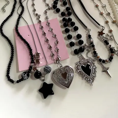 5-Piece Punk Star and Heart Pendant Necklace Set, Versatile Costume Jewelry, Costume Necklaces for Parties and Daily Outfits, Birthday Gift for Her