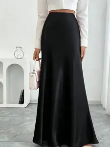 A black high-waisted Chic Maxi Elegant dress with a large skirt for women, suitable for summer, suitable for dating, light dinner parties, etc.