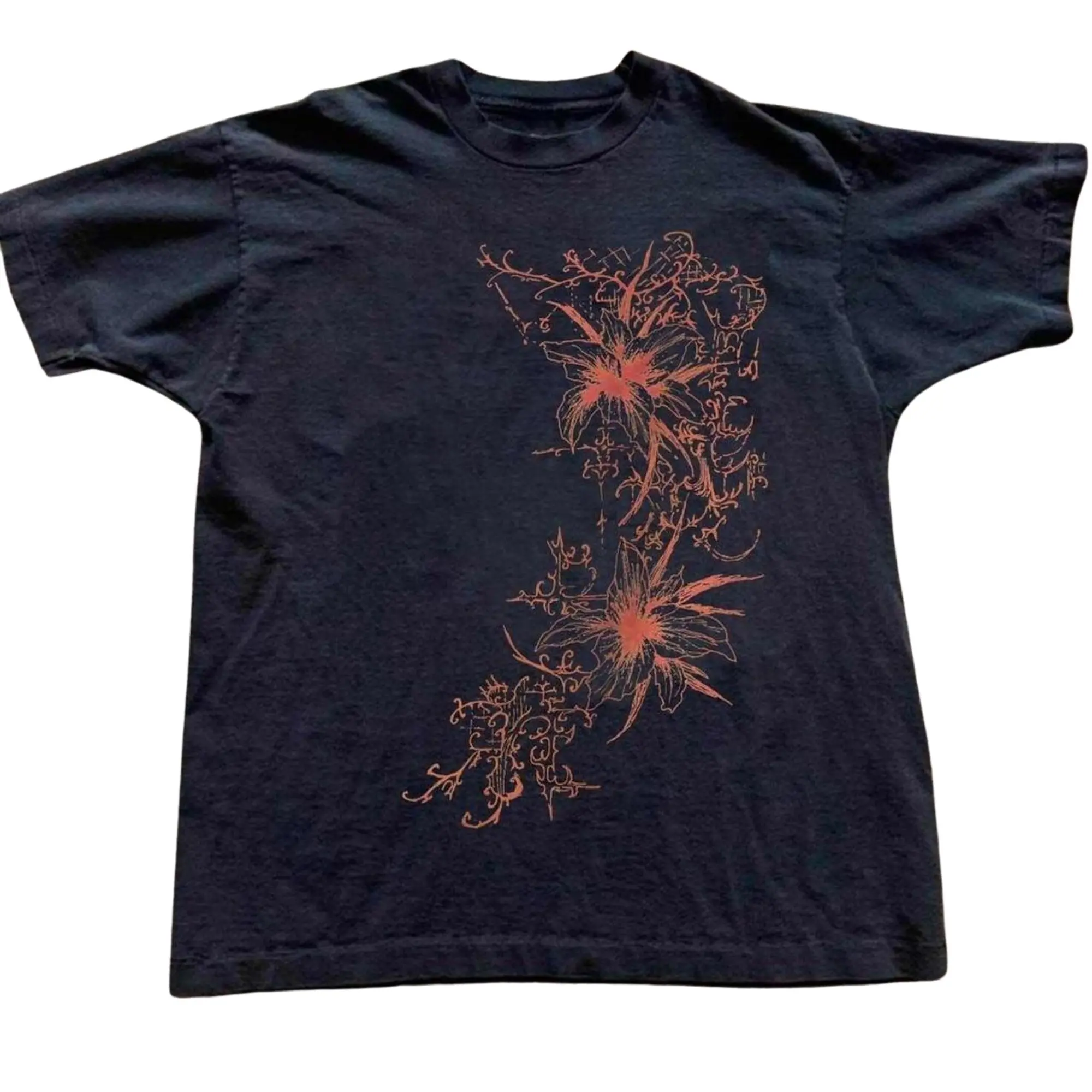 Aesthetic Red Floral Vine Bleach Style Graphic T-Shirt, Distressed Gothic Lily Botanical Fine Line Sketch Pattern Print, Unisex Black Heavyweight Streetwear Tee, Casual Grunge Tee