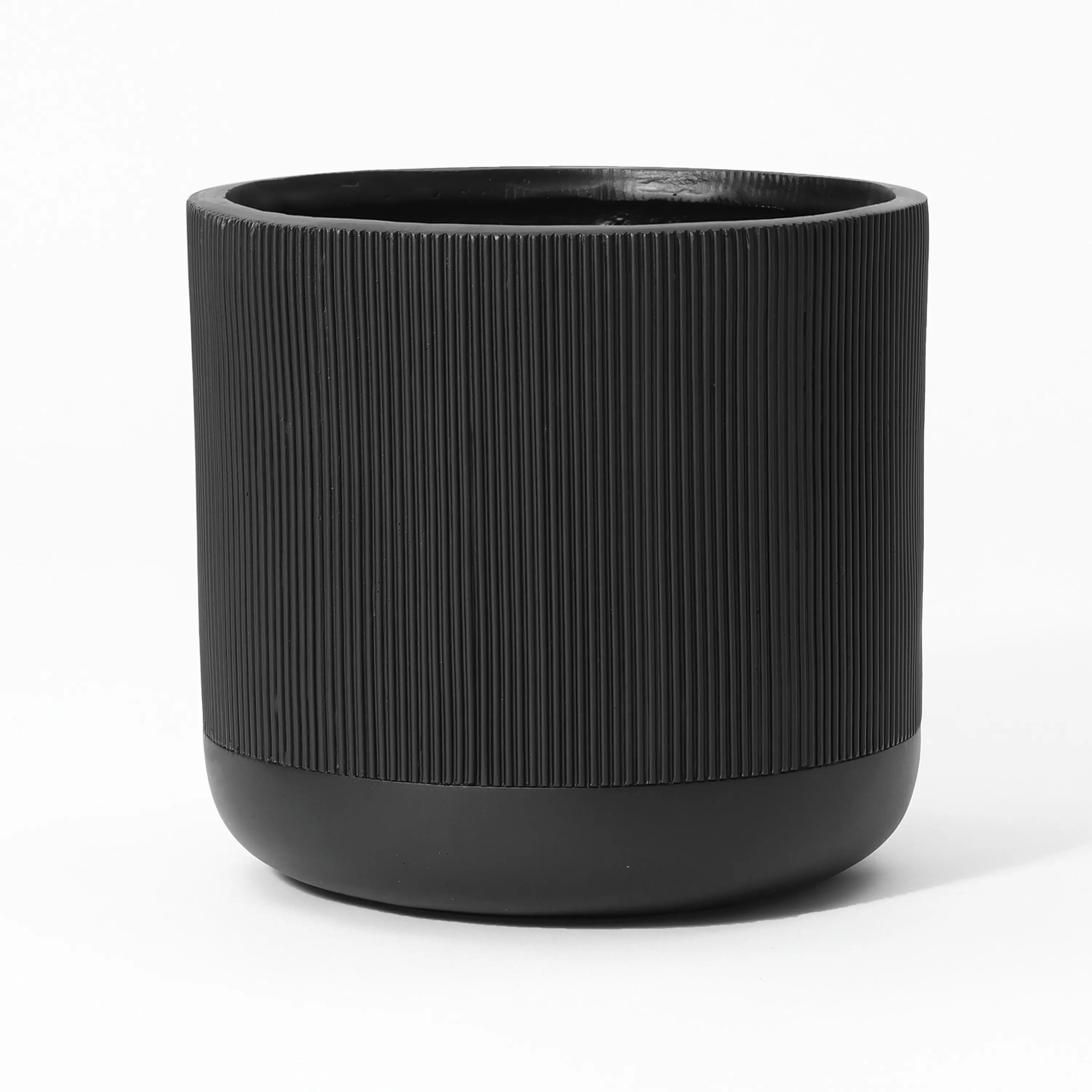 Monterey fluted indoor/outdoor planter, black