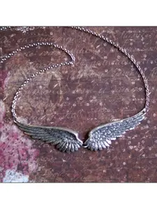 Vintage Angel Wings Feather Choker Necklace for Women - Cute Alloy Pendant with Large Feather Design, Perfect for Casual Attire & Parties, Valentine's Day Gift