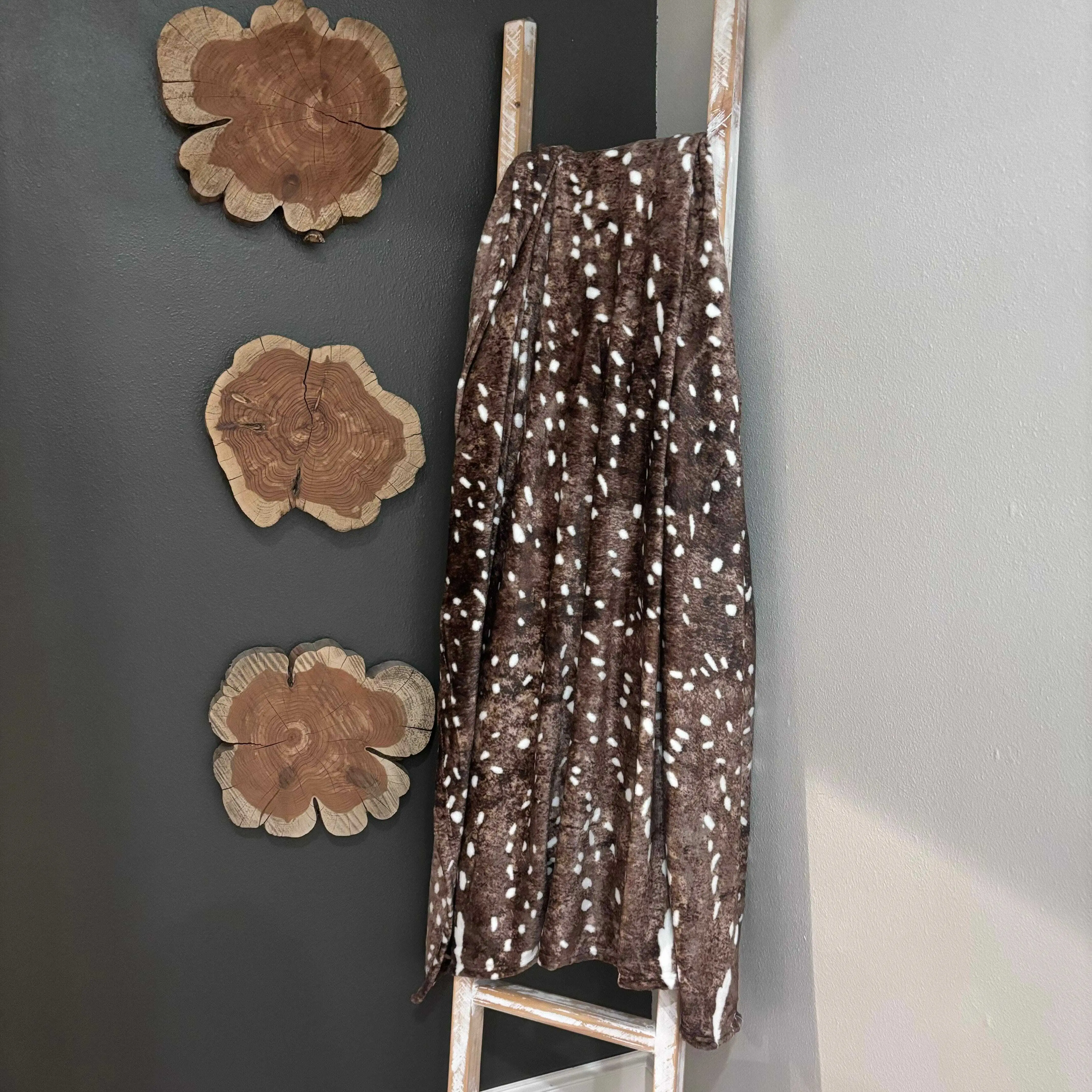 Envy Stylz Boutique Axis Deer Lightweight Throw Blanket 60"x80" Cozy Wildlife Cabin Throw 100% Polyester Comfy Blanket