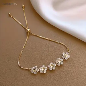 1Pcs Adjustable Stainless Steel Flower Pendant Bracelet Elegant Minimalist Women Jewelry Durable Versatile Chain Bracelet All Season Fashion Accessories for Daily Casual Party Dating Street Wear Gift, Bracelets