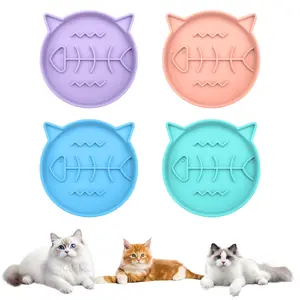 Small and Medium Slow Feeding Bowl for Cats and Dogs Slow Feeder, Durable Silicone with Non-Slip Suction Cup, Reduces Rapid Eating, Stimulates Mental Activity