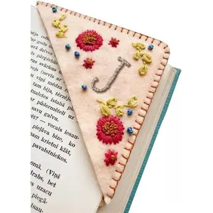 MOTEERLLU Personalized Hand Embroidered Corner Bookmark,Felt Triangle Page Stitched Handmade Bookmark,Unique Cute Flower Letter Embroidery Bookmarks Accessories for Book Lovers