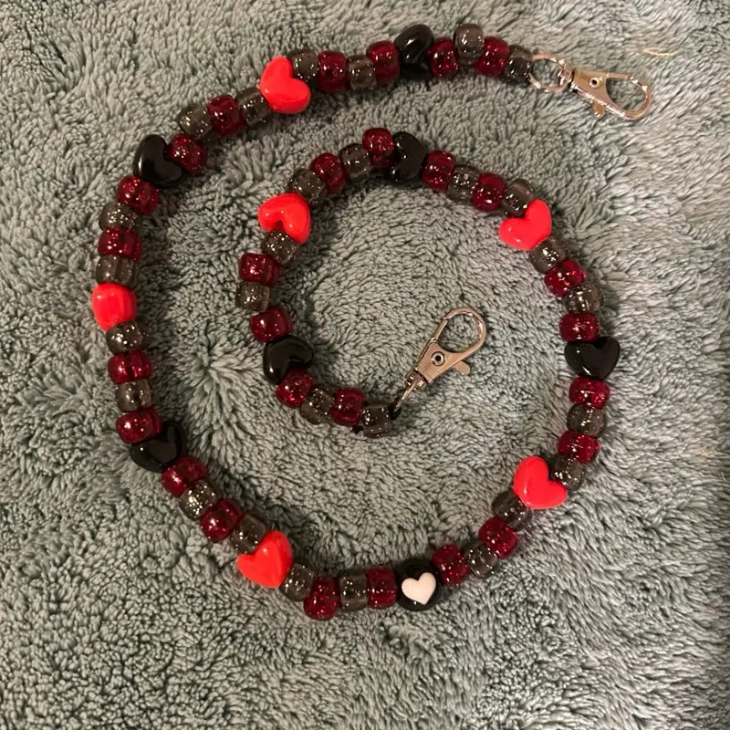 Black and Red Sparkly Hearts Chain