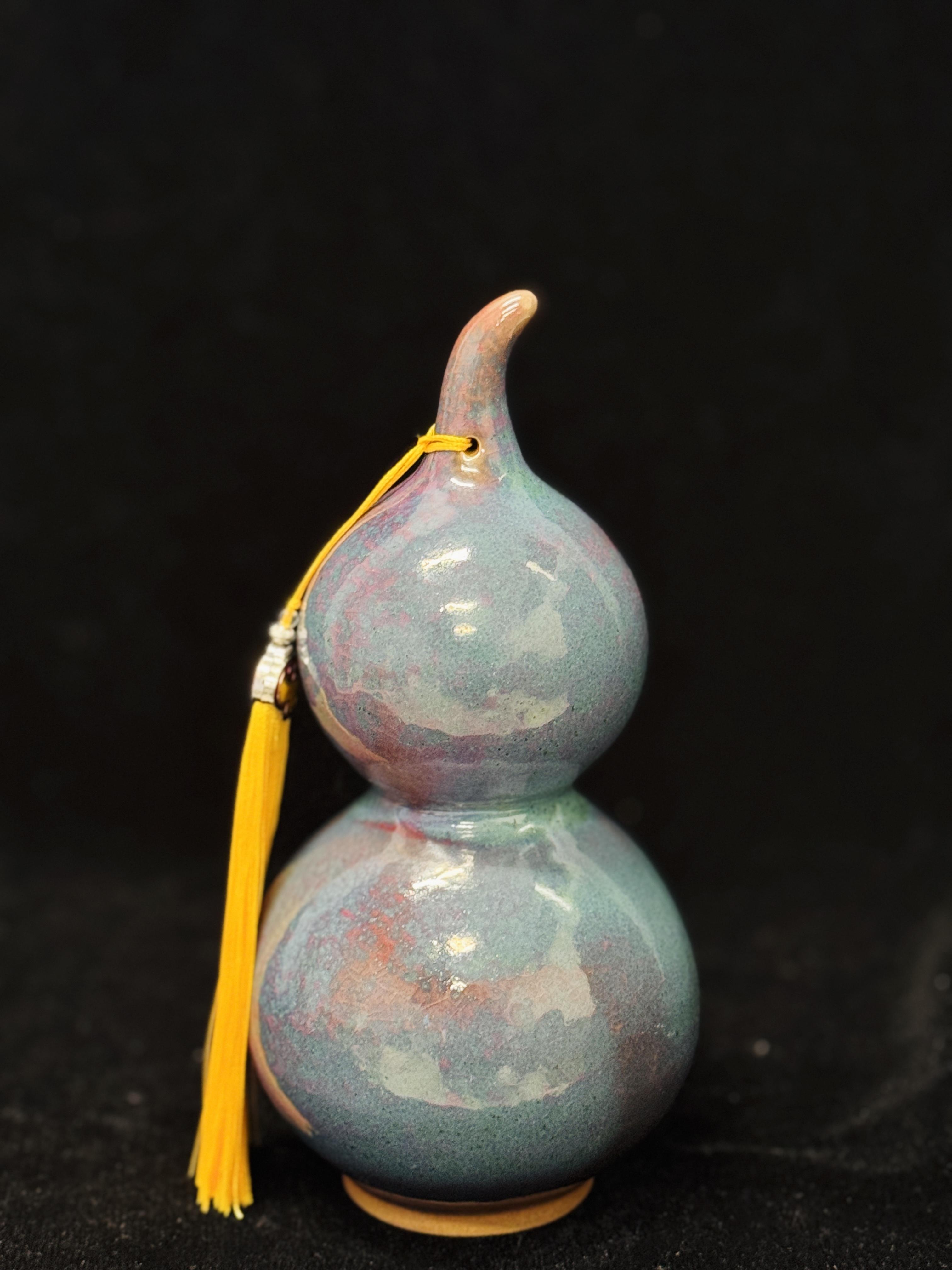 Handmade Chinese Jun Porcelain Gourd Vase with Tassel, Vintage Kiln-Fired Glaze Ceramic Vase, Lucky Asian Art Home Decor