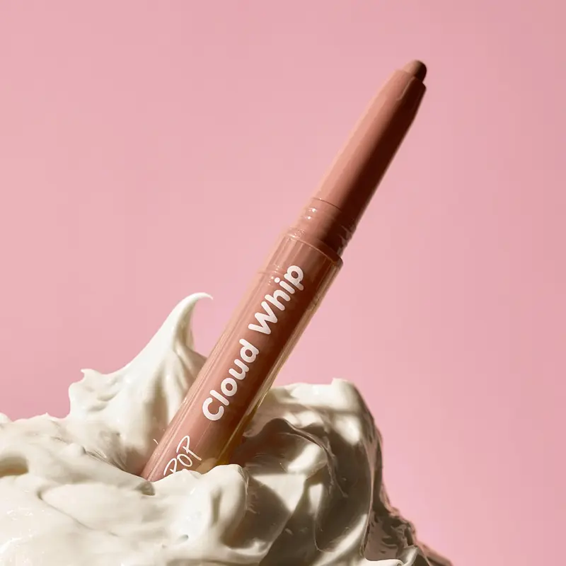 Cloud Whip Blurring Lip Liner