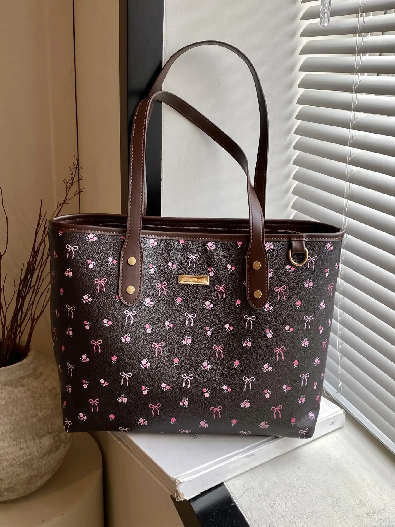 Fashion Floral & Bow Pattern Tote Bag, College Tote Bag, Casual Large Capacity Shoulder Bag for Women, Trendy All-match Bag for Commute, Work, Travel,