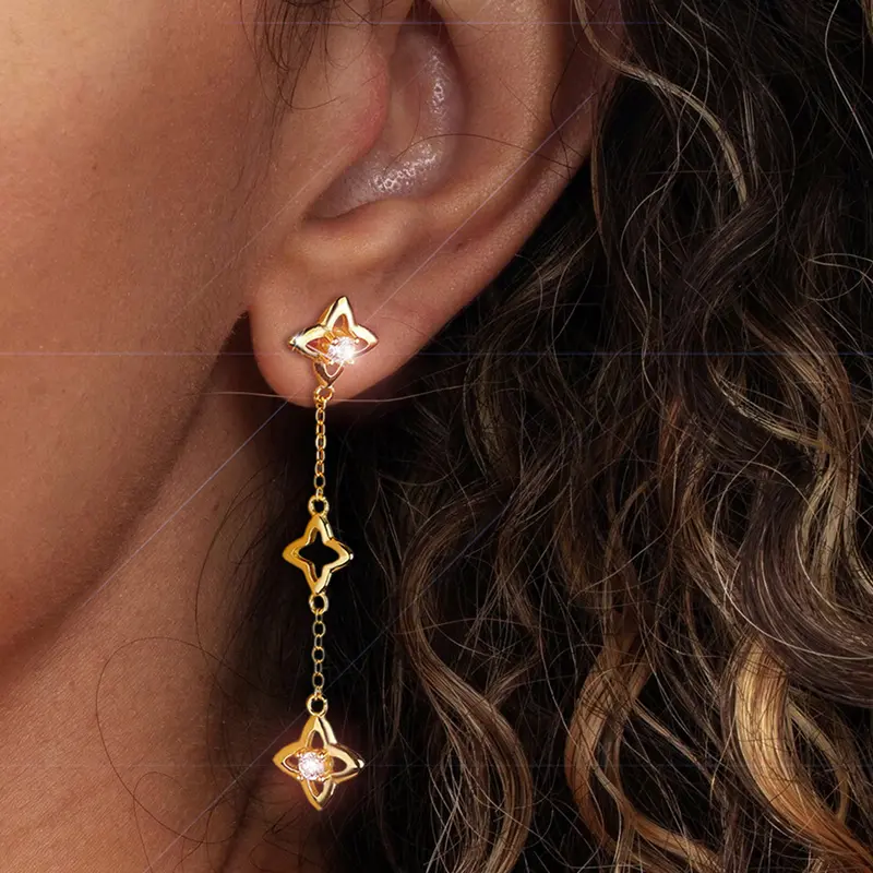 Women's S925 Sterling Silver Handcrafted Luxury Tassel Drop Earrings - Elegant Design with 4-Leaf Clover Charm, Dazzling Zircon Stones, Perfect Wedding Gift, Luxury Gift for Female Galas Attendees
