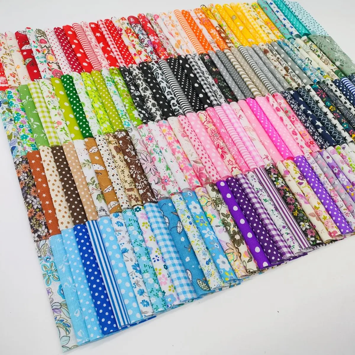 Colorful Patchwork Fabric, 150pcs/set Pre-cut Sewing Fabric, Fashionable Floral Pattern DIY Quilting Fabric for Holiday, DIY Quilt, Doll Fabric and Handicraft Fabric