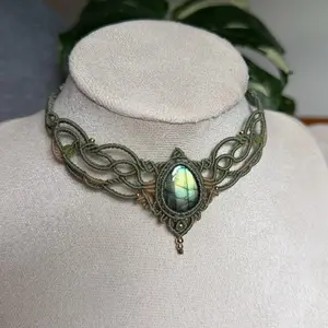 Handmade Macrame choker with Labradorite