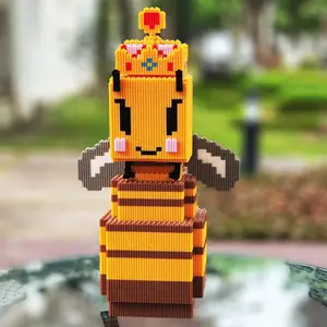 Grow A Garden Queen Bee Assembly Model Building Kits - Chicken Zombie, Bug Egg, Disco Bee Building Blocks Series