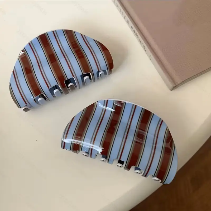 Women's Elegant Retro Acrylic Semicircle Claw Clip, Blue-Brown Striped Shark Clip, Fashionable Casual Ponytail Accessory for Daily Wear & Gift-Giving