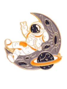 Cartoon Astronaut & Planet Design Brooch, Cute Clothes Badge, Astronaut Planet Badge Lapel Pin for Daily Clothing Decor, Trendy All-match & Exquisite Brooch for Birthday Gift, Clip