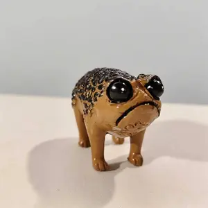 Angry Frog Car Dashboard Decor| Cute Funny Toad Statue| Non-Slip Resin Ornament for Car Interior Accessories