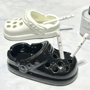 Trendy Ceramic Ashtray – Creative Crocs-Style Design for Home, Office & Living Room Decor Ornaments