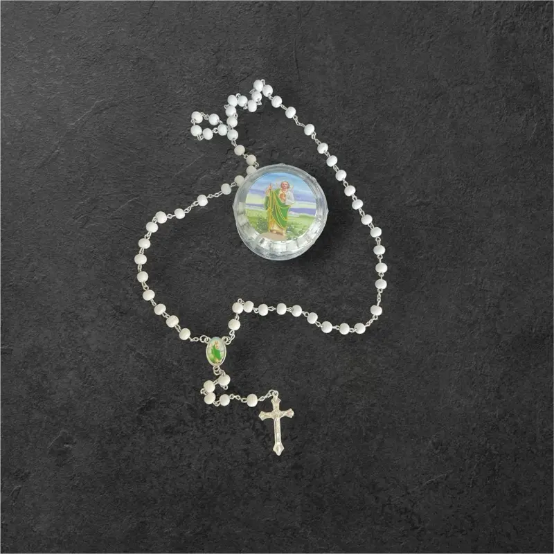 Collar de rosario blanco de San Judas. Collar de oración.