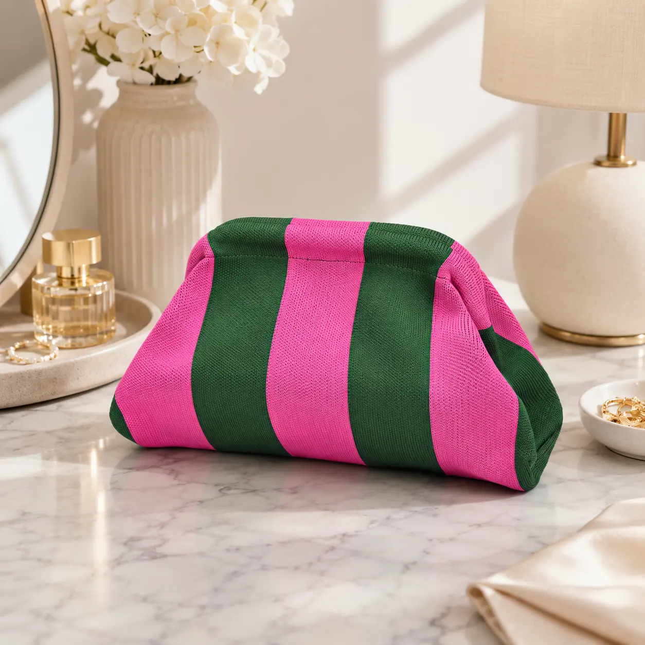 Women's Puffy Cloud Crossbody Bag, Striped or Diamond Pattern Kiss Lock Purse, Lightweight Foldable Shoulder Handbag for Everyday Use, Travel, Parties and Gifts holiday outfit