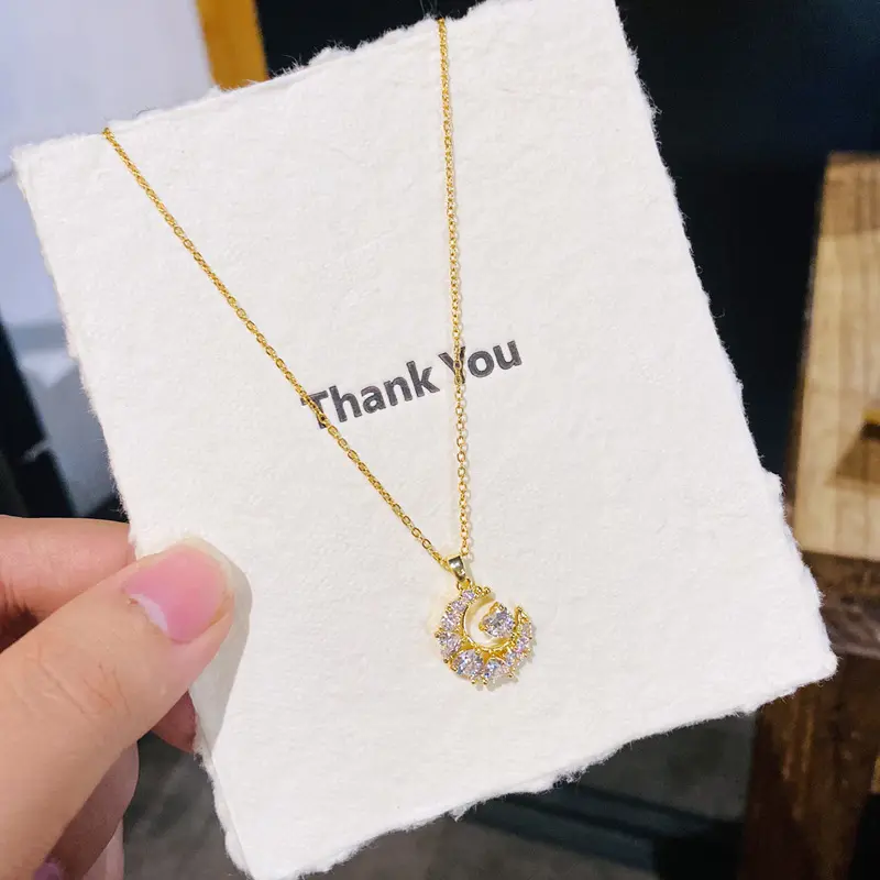 D19 heart-shaped zircon forms a moon