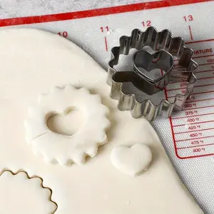 Stainless Steel Cookie Cutters, Flower Heart Shape Candy Mold, Biscuit Molds, Chocolate Cutters, Cake Decorating Molds, Baking Tools, Kitchen Gadgets, Kitchen Accessories, Home Kitchen Items