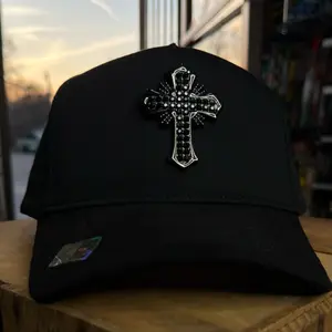Capfans Black cross