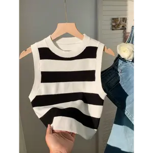 Striped Pattern Crop Knit Top Striped Pattern Crop Knit Top