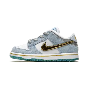 SB Dunk Low Pro QS (TD) "Sean Cliver - Holiday Special" DJ2520 400
