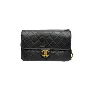 Pre-owned CHANEL HZ8 Chanel, Classic Flap (CF) Series, WOC, black calfskin, gold tone hardware, crossbody bag H03429