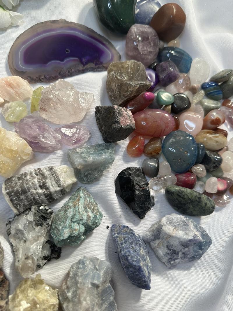 Wowzza Gallon Mining Bucket with Citrine, Amethyst, Muscovite, crazy lace agate and more home decor natural crystal