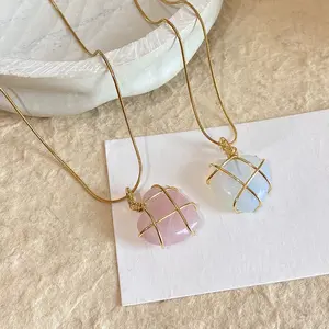 Barbie Pink Moonstone Heart Necklace, Delicate and Cute Collarbone Chain for Girls, Ins-style High-end Trendy Neck Chain, Moonstone Heart Necklace, Delicate and Cute Collarbone Chain