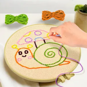 Montessori DIY Embroidery Kit, Round Head Needle, Cartoon Tracing Lines, Parent-Child Interactive Sewing Tool, Includes Thread and Needles