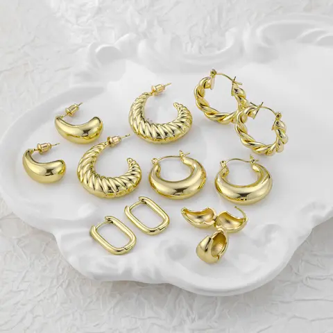 MIDEEO Women's 6-Pair 14-Carat Gold Plated Hoop Earrings Set - Chunky Jewelry, Statement Minimalist Hoops, Lightweight Gold Plated Hypoallergenic Earring Stacking Set, Elegant Gift Accessories