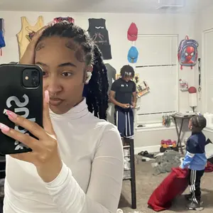 Product Review of STRONG HOLD- THICK EDGES- EDGE CONTROL BASK AND LATHER Gel Haircare strong  edge from y**h <**