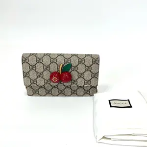 Pre-owned GUCCI GG Supreme Cherry WOC Chain Bag, 2018, N21976364, Accessories: Box & Dust Bag