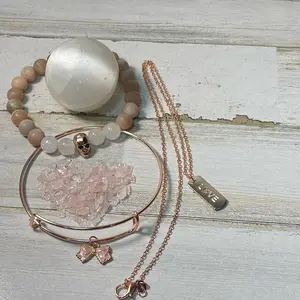 Valentine L.O.V.E set: soft life| Serenity x Divinity