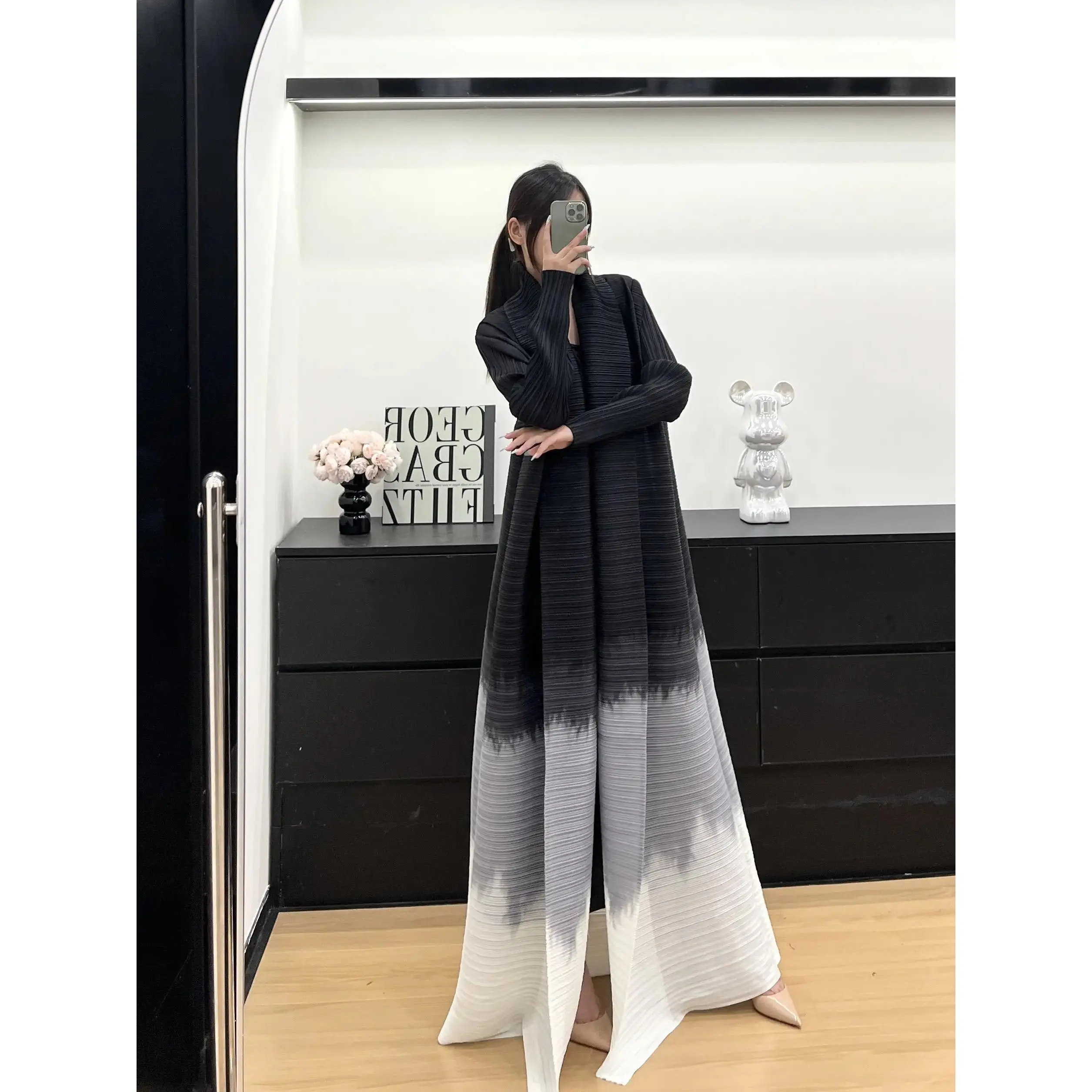 [Elegant Abaya] Elegant Long Abaya Robe| 2025 Summer New, High Elasticity Fabric, Comfortable And Light, Three-Quarter Pleated Style, Miyake Print, Women's, Plus Size, Middle Eastern Style, Four Seasons, Versatile Windbreaker, with Belt, for Ramadan, The