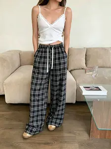American street retro checkered casual pants, classic college style, side pocket details, suitable for women's daily home and outdoor wear, suitable for dates, parties, music festivals
