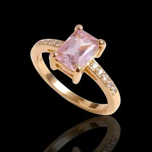 ORO LAMINADO GOLD FILLED FRANCIA PETITE EMERALD CUT RING