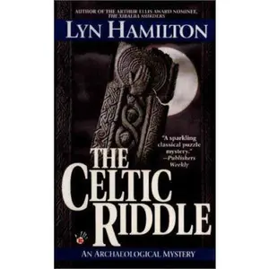 USED Book - Celtic Riddle by Lyn Hamilton (Paperback) - english